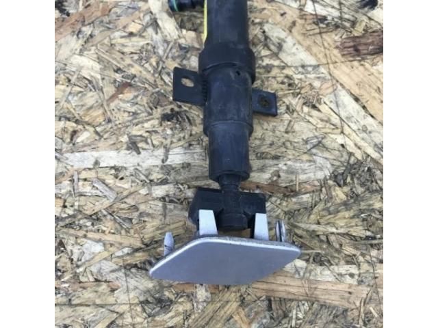 bontott VW PASSAT B6 Bal Fényszórómosó Fúvóka