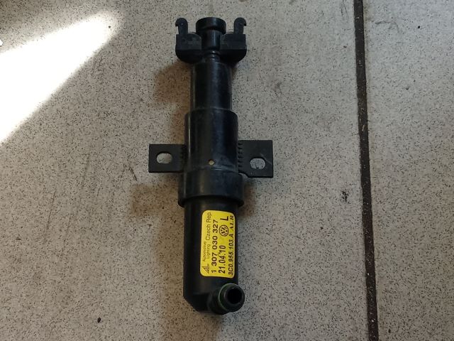 bontott VW PASSAT B6 Bal Fényszórómosó Fúvóka