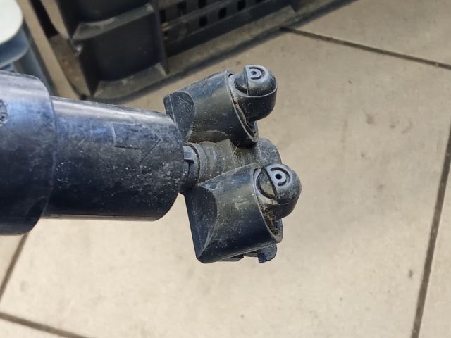 bontott VW PASSAT B6 Bal Fényszórómosó Fúvóka