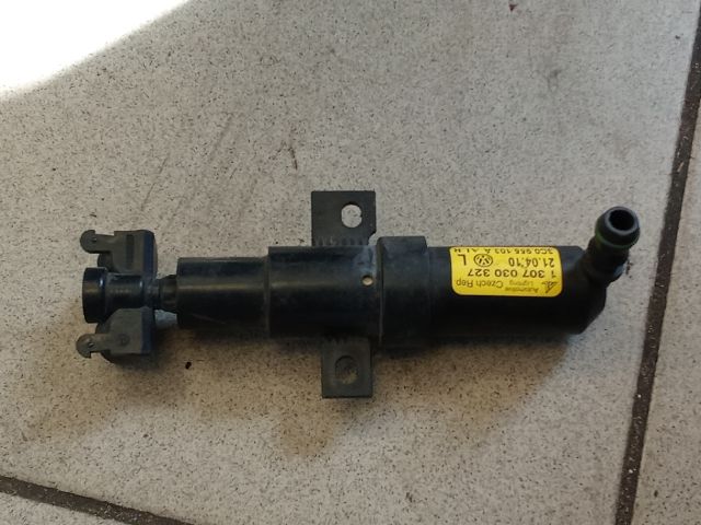 bontott VW PASSAT B6 Bal Fényszórómosó Fúvóka