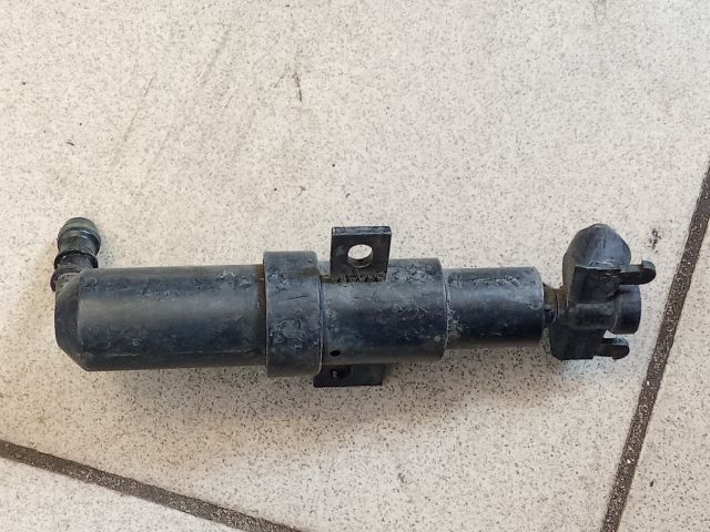 bontott VW PASSAT B6 Bal Fényszórómosó Fúvóka