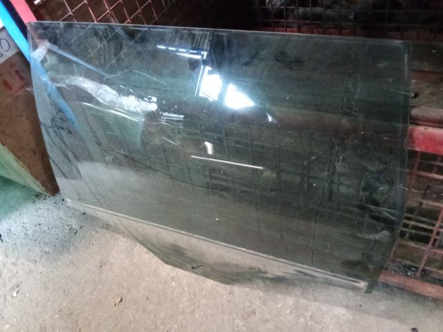 bontott VW PASSAT B6 Bal hátsó Ablak