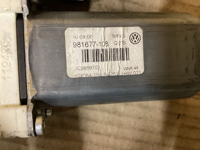 bontott VW PASSAT B6 Bal hátsó Ablakemelő Motor