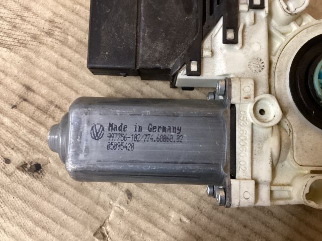 bontott VW PASSAT B6 Bal hátsó Ablakemelő Motor