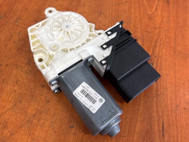 bontott VW PASSAT B6 Bal hátsó Ablakemelő Motor