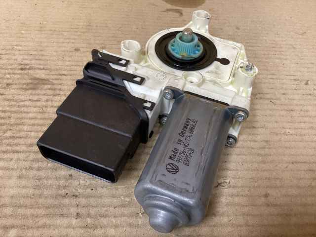 bontott VW PASSAT B6 Bal hátsó Ablakemelő Motor