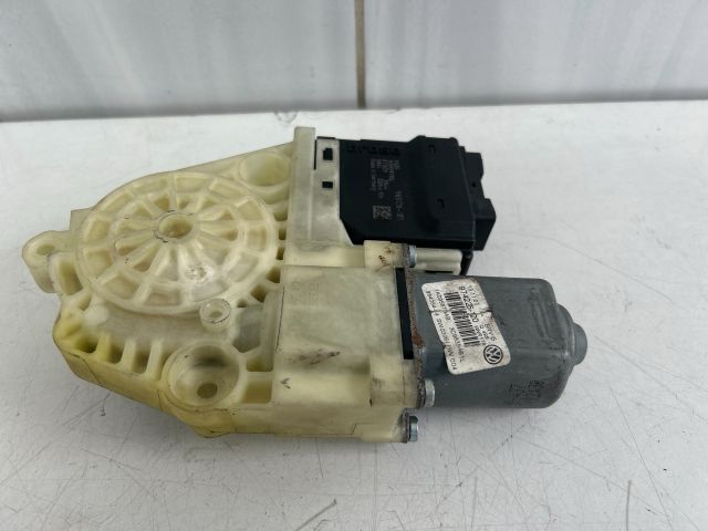 bontott VW PASSAT B6 Bal hátsó Ablakemelő Motor