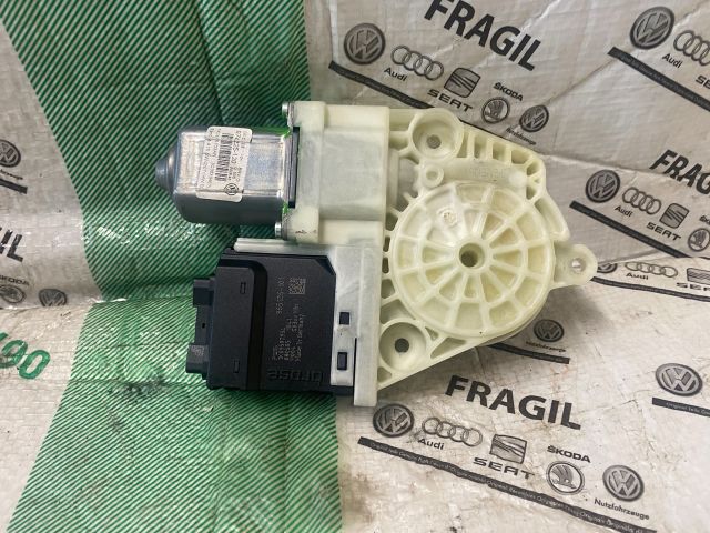 bontott VW PASSAT B6 Bal hátsó Ablakemelő Motor