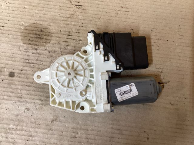 bontott VW PASSAT B6 Bal hátsó Ablakemelő Motor