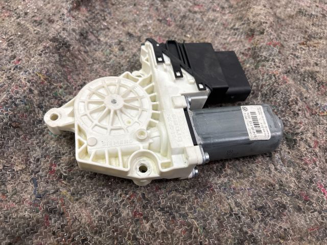 bontott VW PASSAT B6 Bal hátsó Ablakemelő Motor