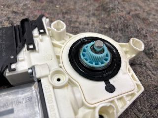 bontott VW PASSAT B6 Bal hátsó Ablakemelő Motor