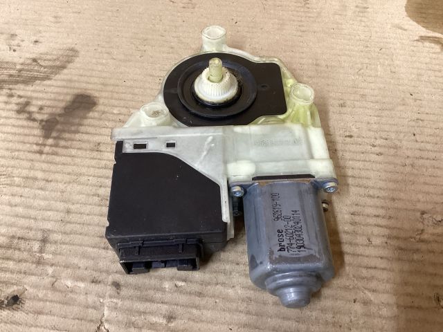 bontott VW PASSAT B6 Bal hátsó Ablakemelő Motor