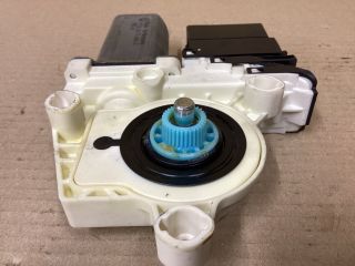 bontott VW PASSAT B6 Bal hátsó Ablakemelő Motor