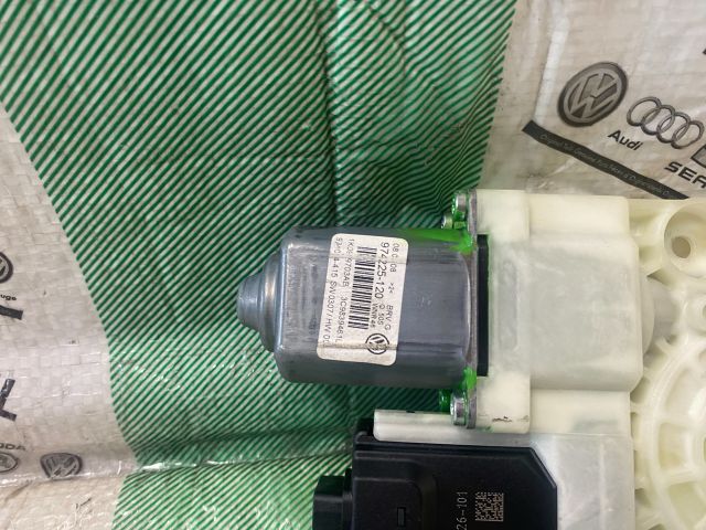 bontott VW PASSAT B6 Bal hátsó Ablakemelő Motor