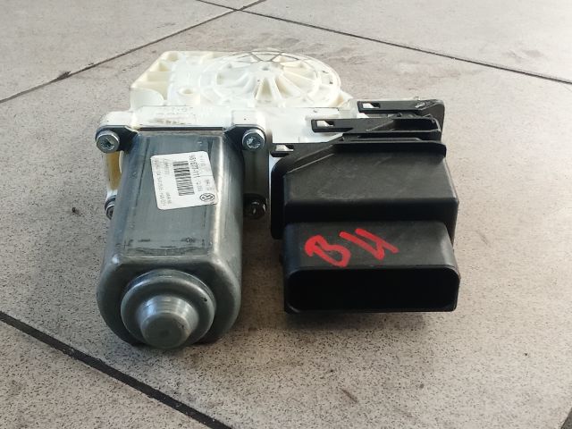 bontott VW PASSAT B6 Bal hátsó Ablakemelő Motor