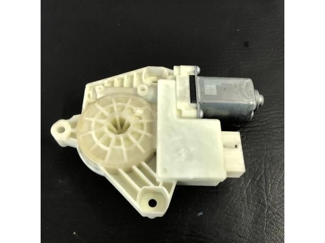 bontott VW PASSAT B6 Bal hátsó Ablakemelő Motor