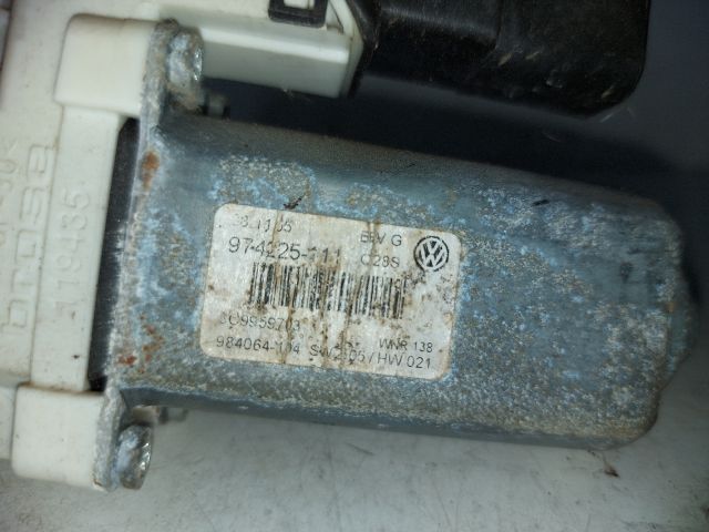 bontott VW PASSAT B6 Bal hátsó Ablakemelő Motor