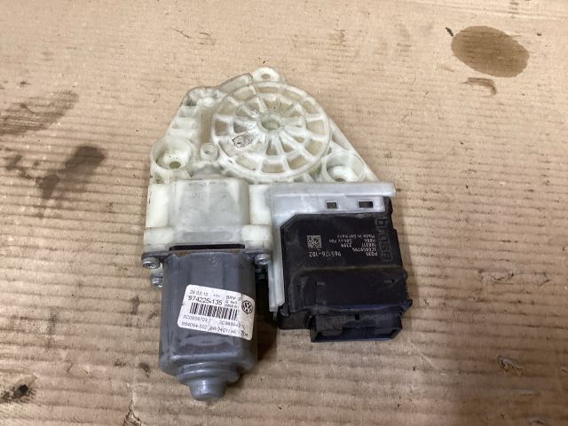 bontott VW PASSAT B6 Bal hátsó Ablakemelő Motor