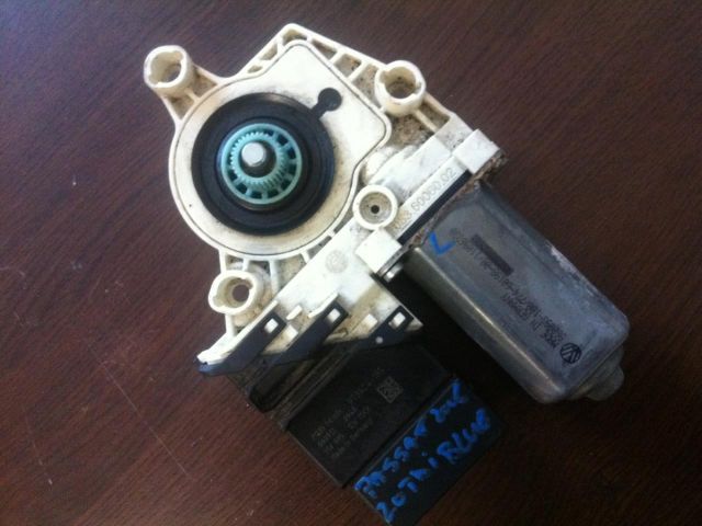 bontott VW PASSAT B6 Bal hátsó Ablakemelő Motor