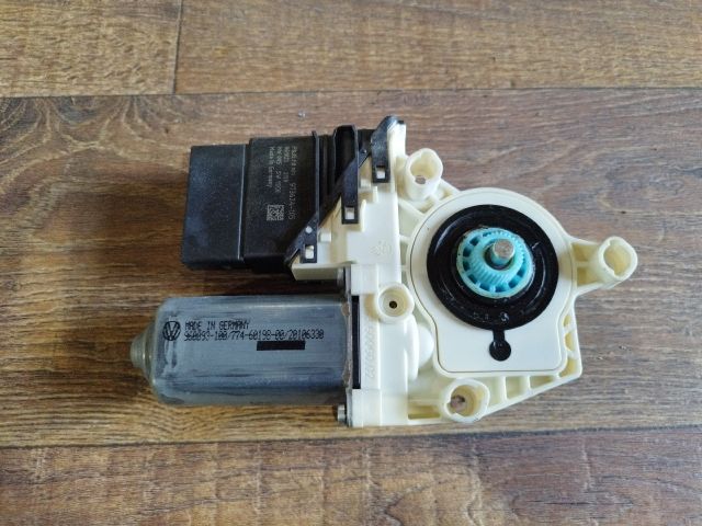 bontott VW PASSAT B6 Bal hátsó Ablakemelő Motor