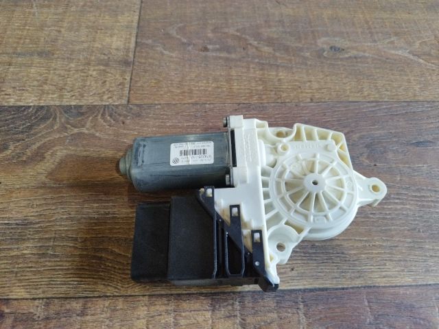bontott VW PASSAT B6 Bal hátsó Ablakemelő Motor