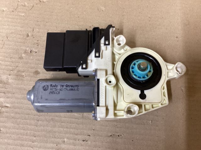 bontott VW PASSAT B6 Bal hátsó Ablakemelő Motor