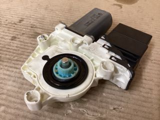 bontott VW PASSAT B6 Bal hátsó Ablakemelő Motor