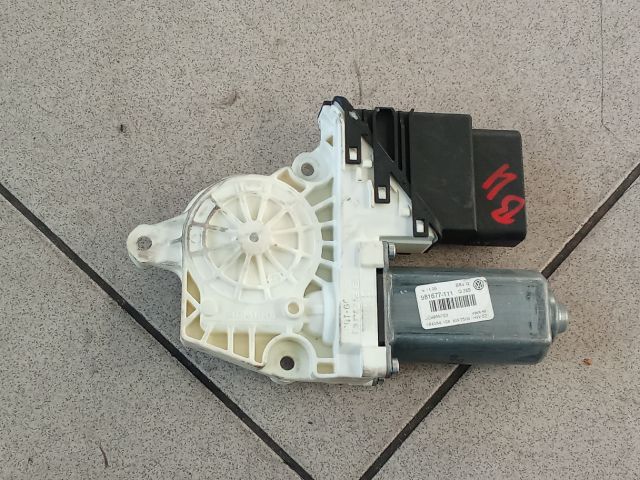 bontott VW PASSAT B6 Bal hátsó Ablakemelő Motor