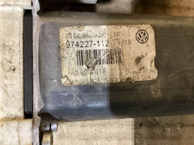 bontott VW PASSAT B6 Bal hátsó Ablakemelő Motor