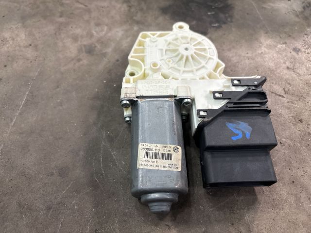 bontott VW PASSAT B6 Bal hátsó Ablakemelő Motor