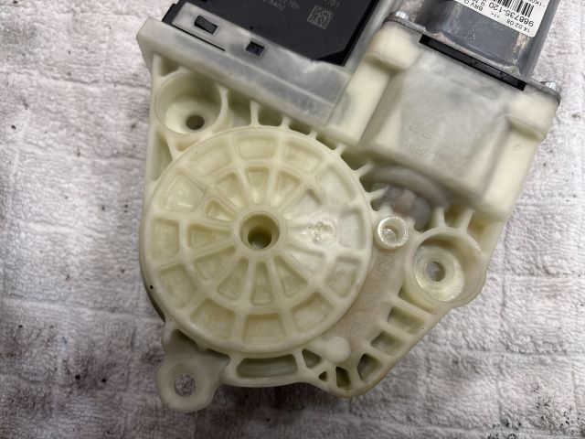 bontott VW PASSAT B6 Bal hátsó Ablakemelő Motor