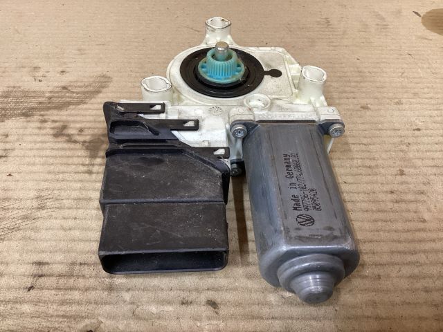 bontott VW PASSAT B6 Bal hátsó Ablakemelő Motor