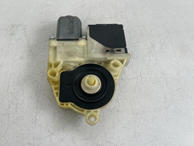 bontott VW PASSAT B6 Bal hátsó Ablakemelő Motor