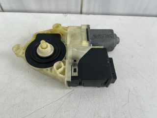 bontott VW PASSAT B6 Bal hátsó Ablakemelő Motor
