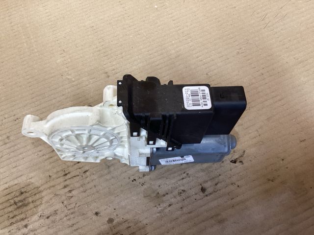 bontott VW PASSAT B6 Bal hátsó Ablakemelő Motor
