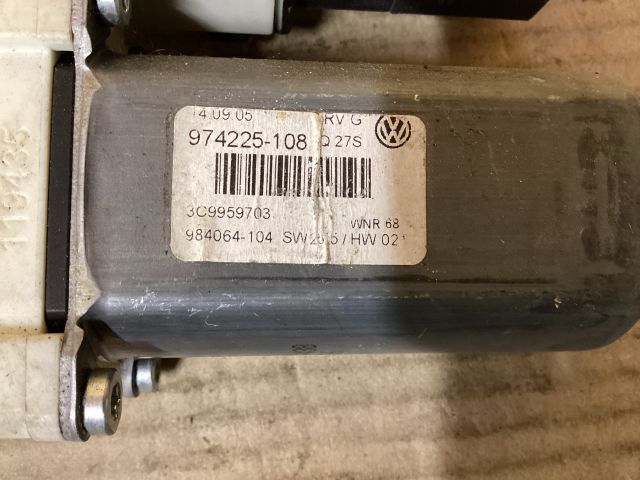 bontott VW PASSAT B6 Bal hátsó Ablakemelő Motor