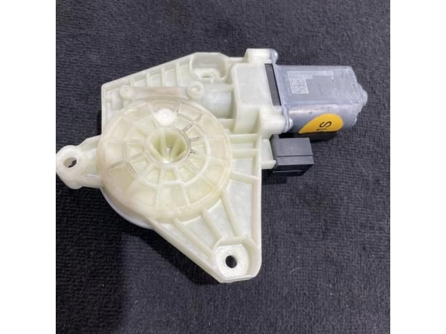 bontott VW PASSAT B6 Bal hátsó Ablakemelő Motor