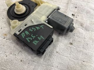 bontott VW PASSAT B6 Bal hátsó Ablakemelő Motor