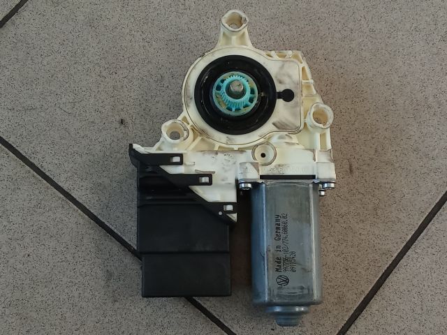 bontott VW PASSAT B6 Bal hátsó Ablakemelő Motor