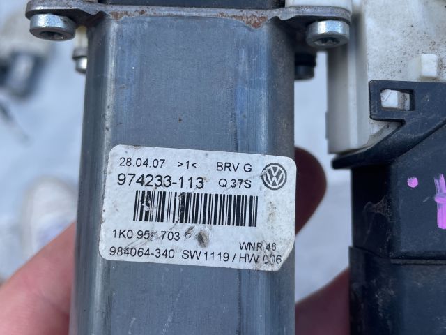 bontott VW PASSAT B6 Bal hátsó Ablakemelő Motor