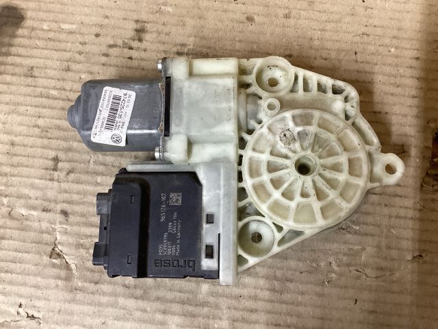 bontott VW PASSAT B6 Bal hátsó Ablakemelő Motor