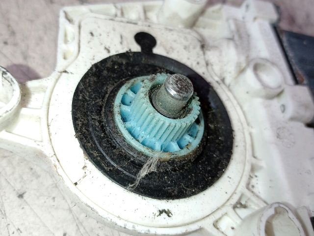 bontott VW PASSAT B6 Bal hátsó Ablakemelő Motor