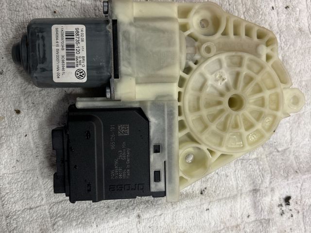 bontott VW PASSAT B6 Bal hátsó Ablakemelő Motor