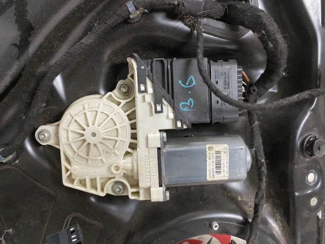 bontott VW PASSAT B6 Bal hátsó Ablakemelő Motor