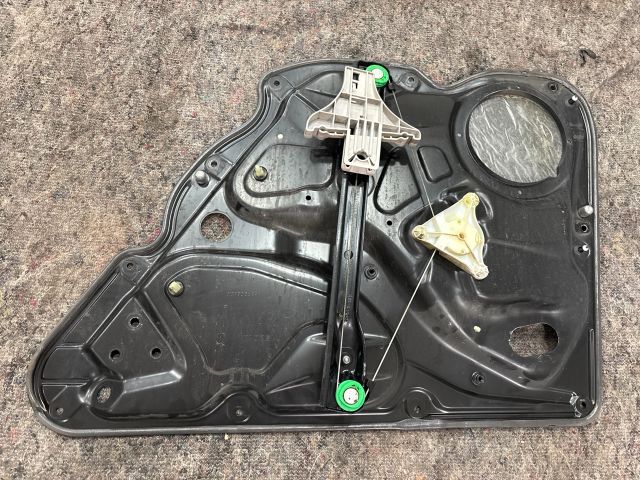 bontott VW PASSAT B6 Bal hátsó Ablakemelő Szerkezet (Elektromos)