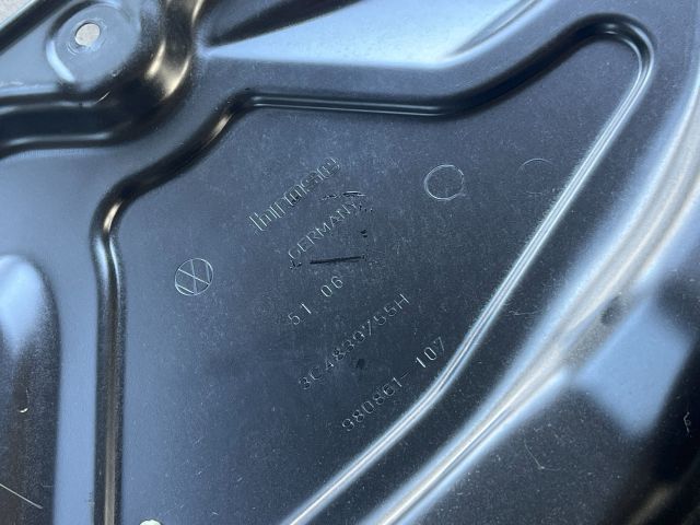 bontott VW PASSAT B6 Bal hátsó Ablakemelő Szerkezet (Elektromos)