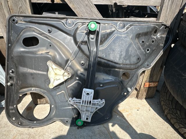 bontott VW PASSAT B6 Bal hátsó Ablakemelő Szerkezet (Elektromos)