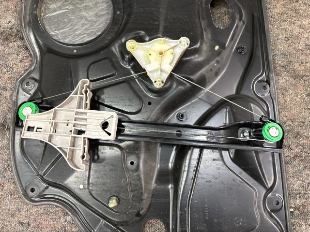 bontott VW PASSAT B6 Bal hátsó Ablakemelő Szerkezet (Elektromos)