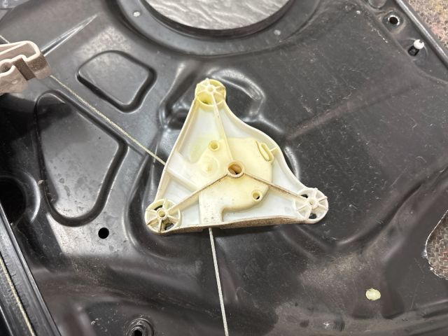 bontott VW PASSAT B6 Bal hátsó Ablakemelő Szerkezet (Elektromos)