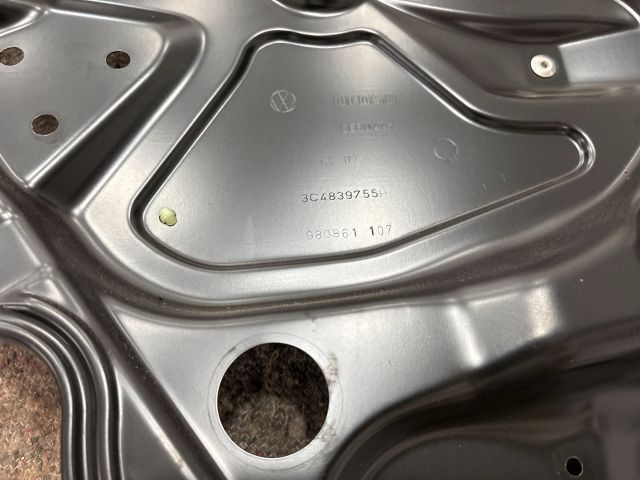 bontott VW PASSAT B6 Bal hátsó Ablakemelő Szerkezet (Elektromos)